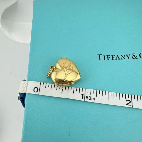 RARE Tiffany & Co. 14k Love Locket in Yellow Gold ✨ - Picture 3 of 6